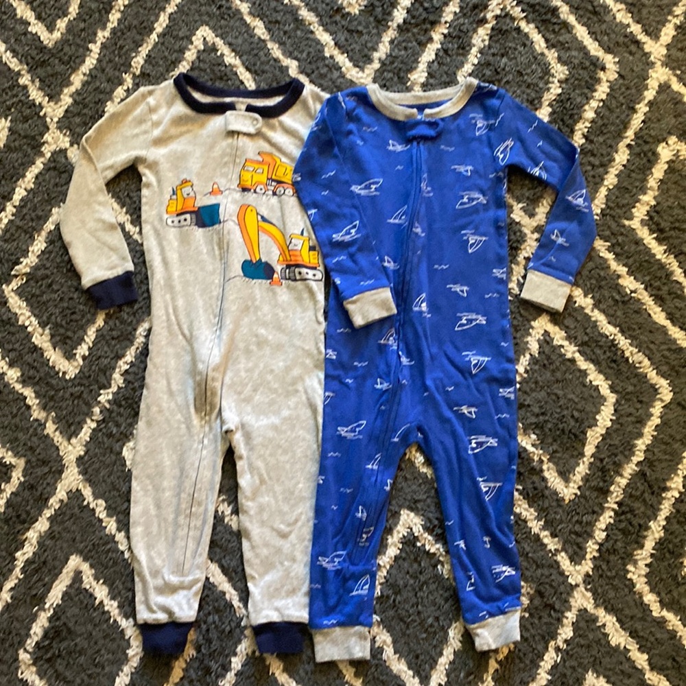 Carter’s snug fit boys 24 month pajamas